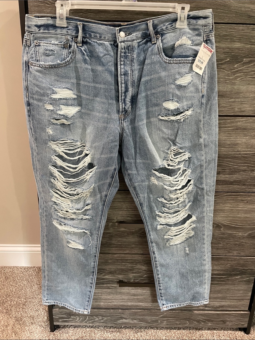 American Eagle Outfitters Light Blue Distressed Relaxed Jeans